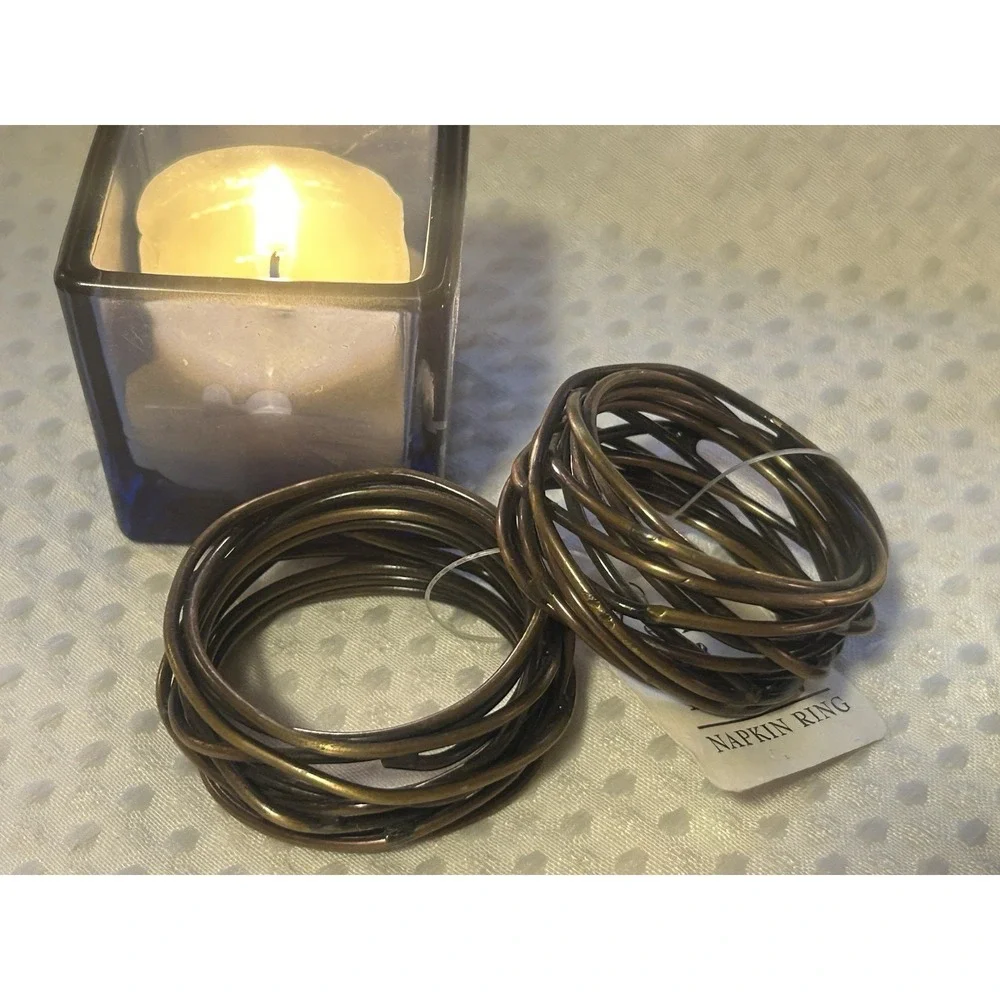 Kemp & Beatley Twisted Wire NEW - Brass Napkin Rings Set Of 2 Plus Cloth Napkins